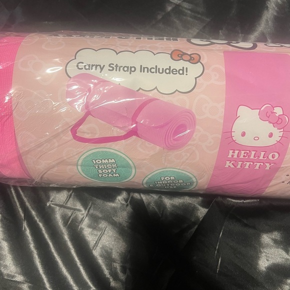 HELLO KITTY exercise mat , NWT - Picture 4 of 8